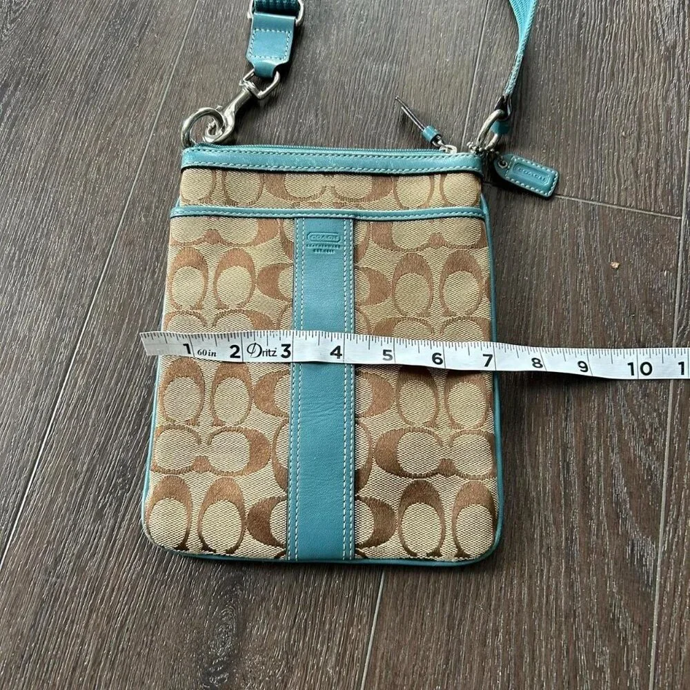 Coach Signature Canvas Leather Swingpack Crossbody bag in brown and teal - Picture 4 of 7